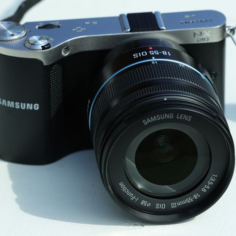 Samsung NX210 Digitalkamera
