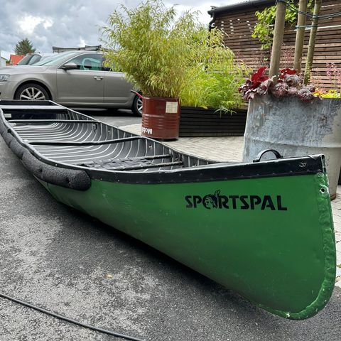 Sportspal 16 fot kano med elektrisk motor