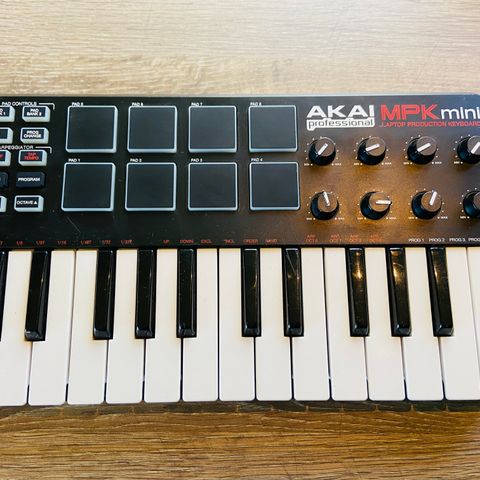 Akai MPK mini