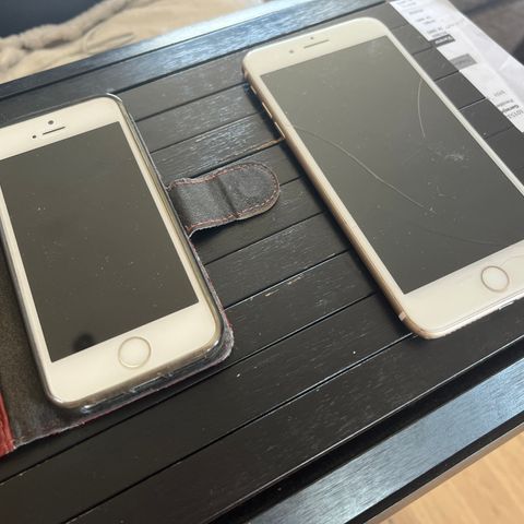 iPhone SE med nytt batteri (128gb) og knust iPhone 7 Plus