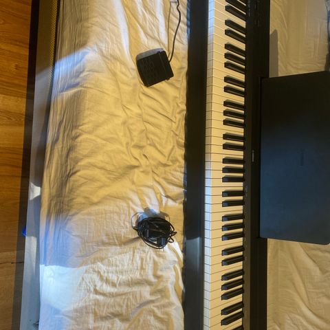 Yamaha P-145 Keyboard