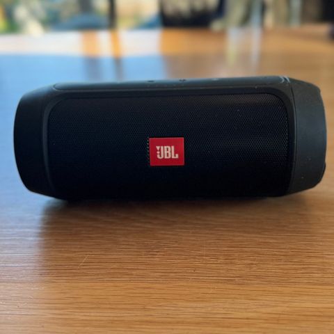 JBL charge 2+ med original lader og godt batteri