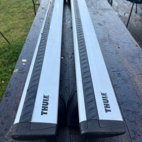 Thule wingbar takstativ for bil.