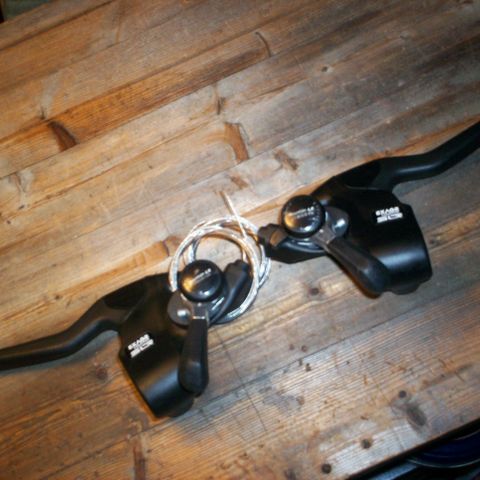 NOS Shimano Exage/Moutain LX brems/toppshifter. 7 speeds. BL-m250.