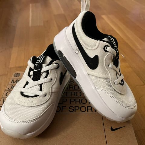 Ubrukte Nike Air Max str. 25 tilslags