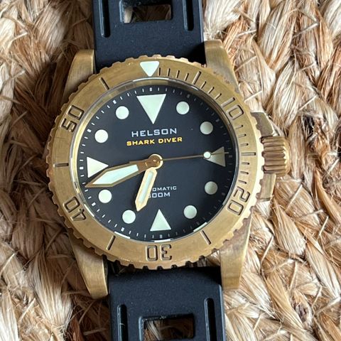 Helson Shark Diver 38 Brass Black