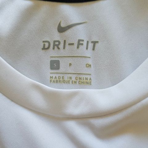 Nike DRI-FIT UPF 40+ T-skjorte str S