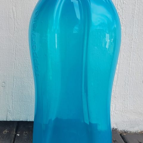 Tupperware 2 liters flaske