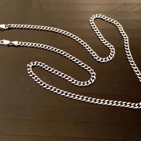 Sølvkjede 925 60 cm ×4-5 mm  + Sølvkors 925s.