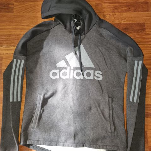 Adidas hettegenser