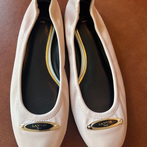 Nye Lanvin ballerinas. Kjøpt hos Høyer. Str. 37.