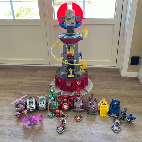 Paw Patrol tårn med figurer