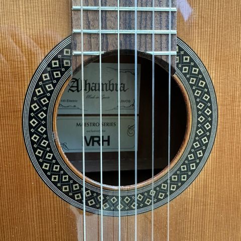 Alhambra 100 electric Klassisk gitar