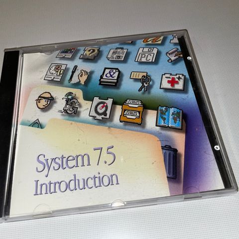 APPLE MACINTOSH VINTAGE - System 7.5 Introduction -