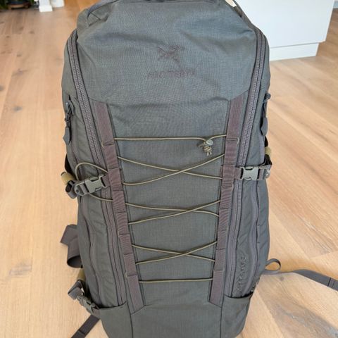 ARC'TERYX LEAF ASSAULT PACK 60L WOLF REGULAR