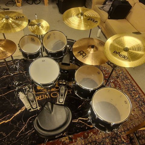 Paiste pst 3 and meinl classics cymbals.