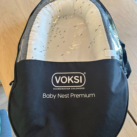 Voksi baby nest premium, som ny!