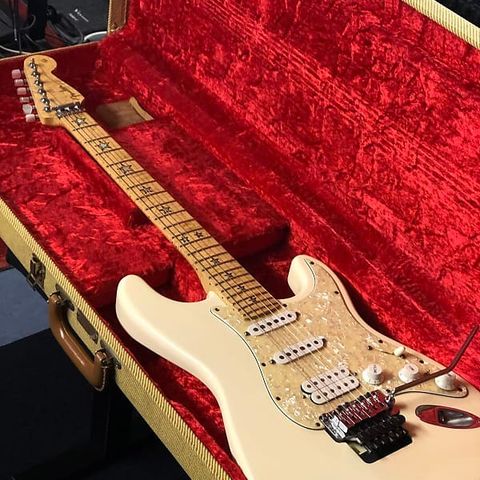 Fender Richie Sambora stratocaster ønskes kjøpt