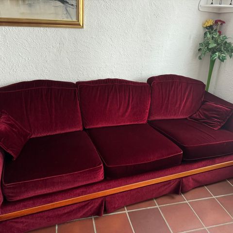 Vintage  sofa i rød velur