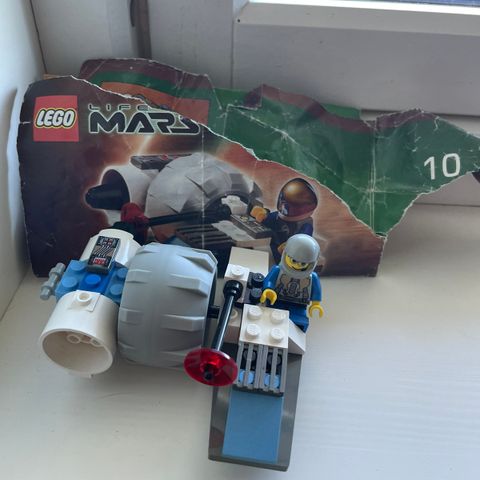 Lego Life on Mars 7310