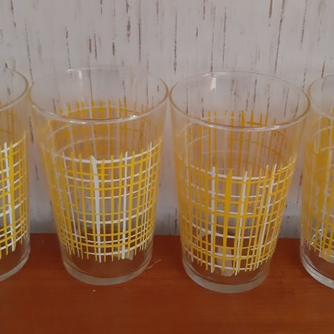 RETRO 4 Saft glass med gul dekor.