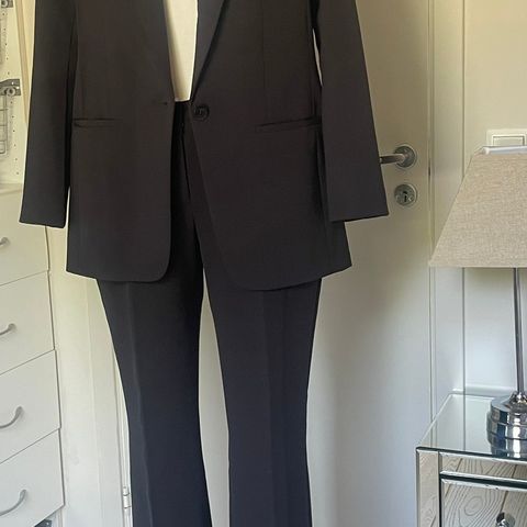 Klassisk dress (jakke og bukse) , str M