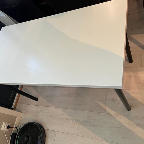 Ikea hvitt skrivebord/pult 120*60cm