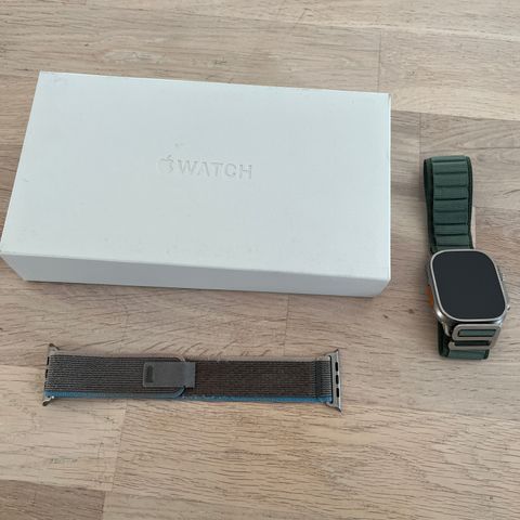 Apple Watch Ultra 2 49mm med ekstra reim