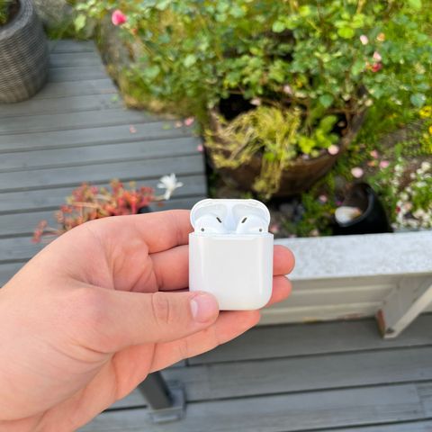 Apple Airpods 2. generasjon