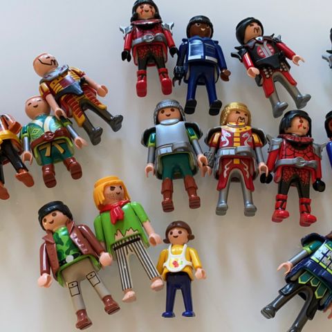 16 playmobil mennesker