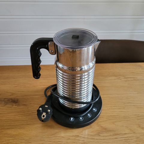 Nespresso melkeskummer