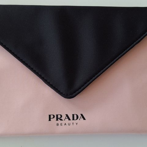 Prada make-up veske