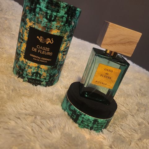 Limited Edition Rituals Parfyme Oasis De Fleurs i eske.