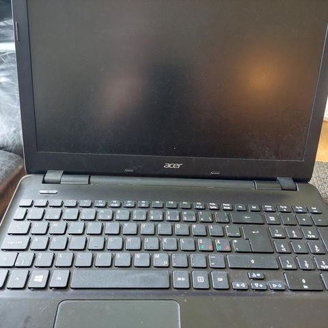 Acer Extensa 2509, repobjekt. Lader følger med! LES ANNONSEN!!