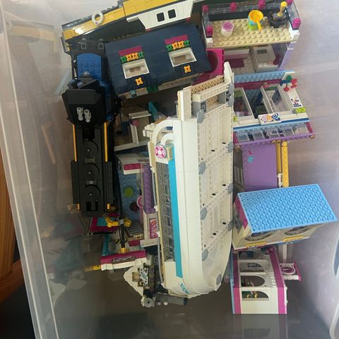 Masse lego - lego city og lego friends pluss noen få andre