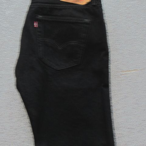 Ubrukt svart Levis 501, størrelse L 34.34 selges kr 500,- inkl-frakt.