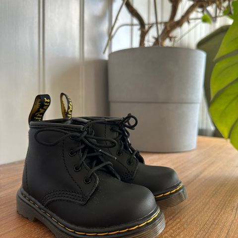 Dr. Martens Str. 21