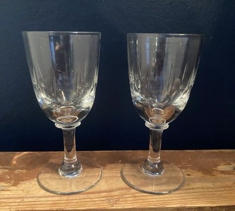 To vintage drammeglass