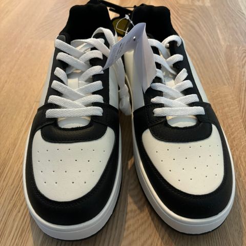 Black & white sneakers Str 41