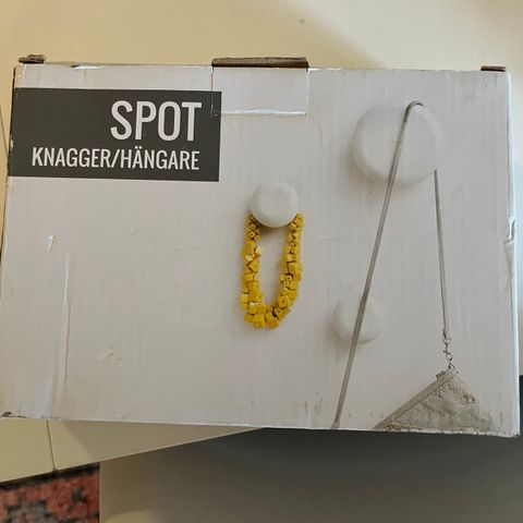 Spot knagger /hengere - Dots