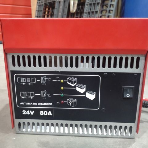 24v 80 amp trucklader.