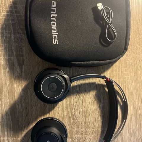 Plantronics Voyager Focus UC headsett