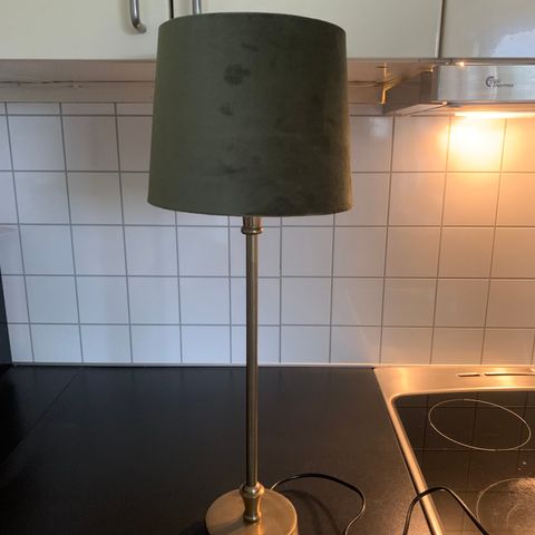 Bordlampe selges!