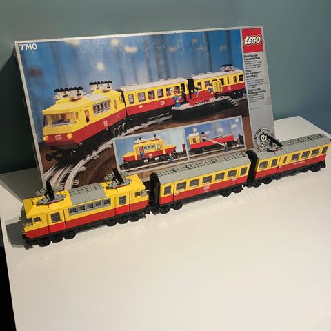 Lego #7740 Inter-city passenger train set. INKL frakt