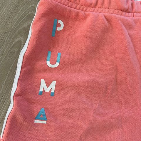 Puma shorts og t-skjorter