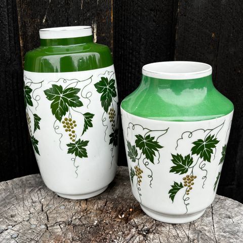 2 flotte vintage vaser i porselen  fra