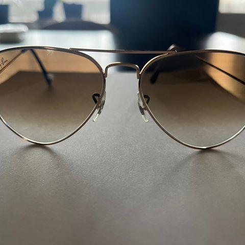 Ray Ban pilot briller.