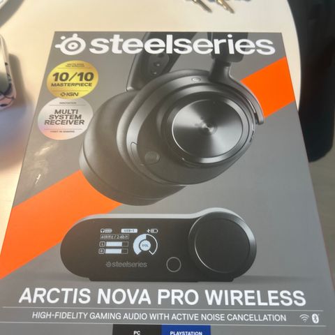 SteelSeries Arctis Nova Pro Wireless - ubrukt