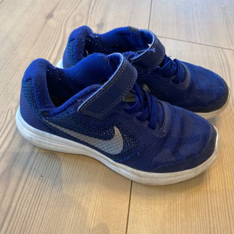 Nike sko til barn strl 27,5