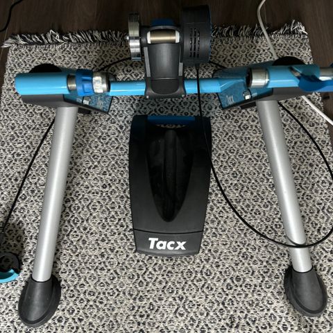 Tacx sykkelrulle selges